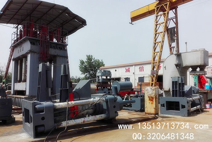 630噸金屬屑?jí)簤K機(jī)發(fā)貨現(xiàn)場